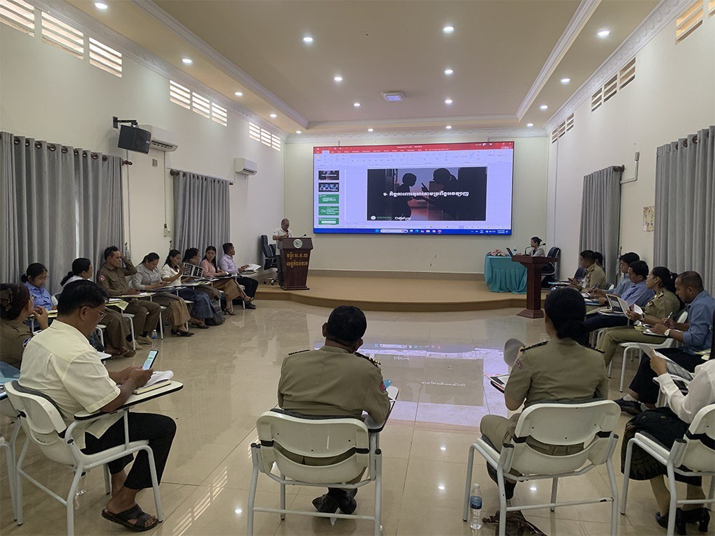 Child safety online training course for Kampong Cham provincial social service workers.